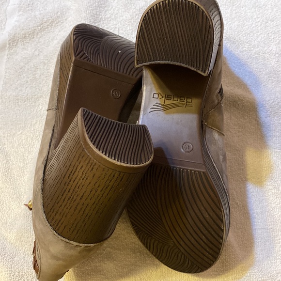 Womens Dansko taupe suede leather zip ankle boots size 9. (40).    NWOB - Picture 7 of 7